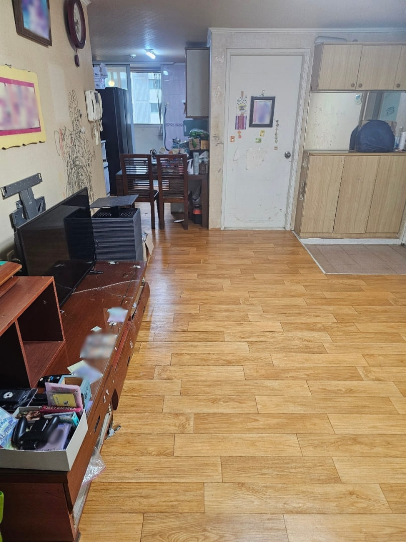 창원 쓰레기집 거실 바닥 특수청소