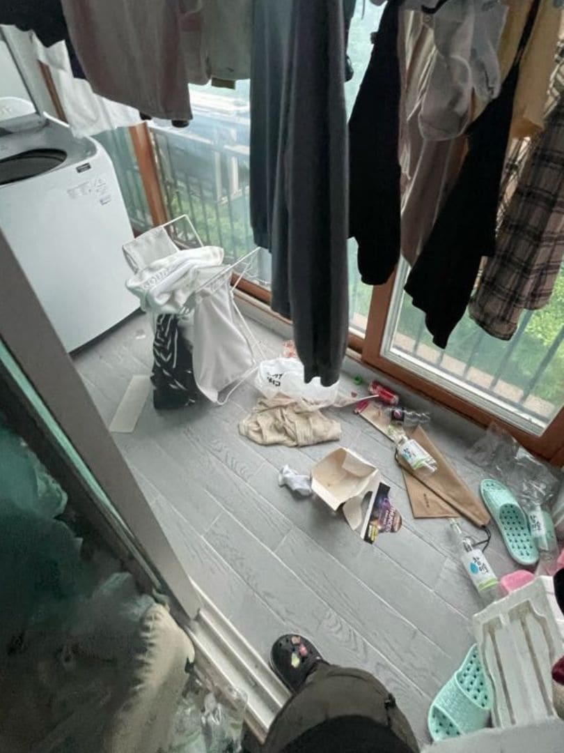 쓰레기집 심리 원인 저장강박증 베란다 