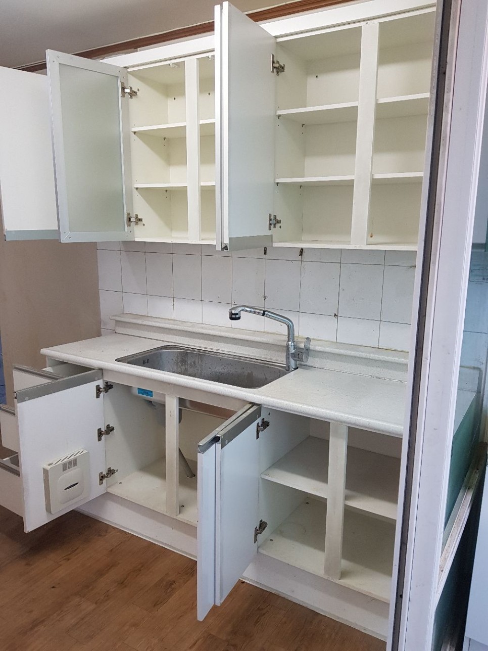 서울 성동구 폐기물처리 가정폐기물처리 가구수거 작업 후 사진 비용 알아보기 우아한정리 저렴한 비용 주방 1