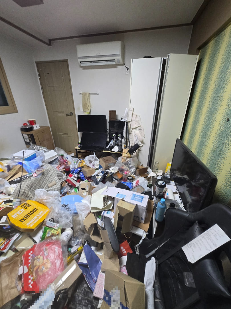 전북 남원시 도통동, 쓰레기집 청소 후 새 삶 시작 작업전 이미지