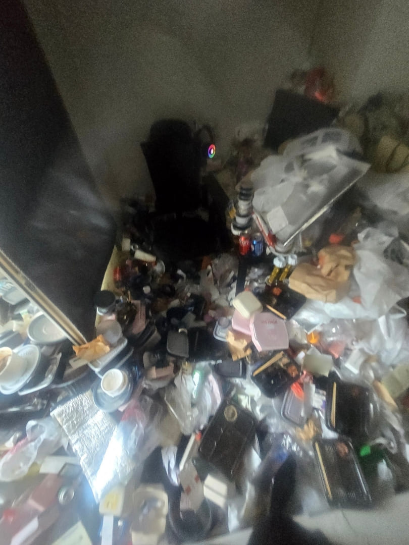 청주 쓰레기집 컴퓨터 책상