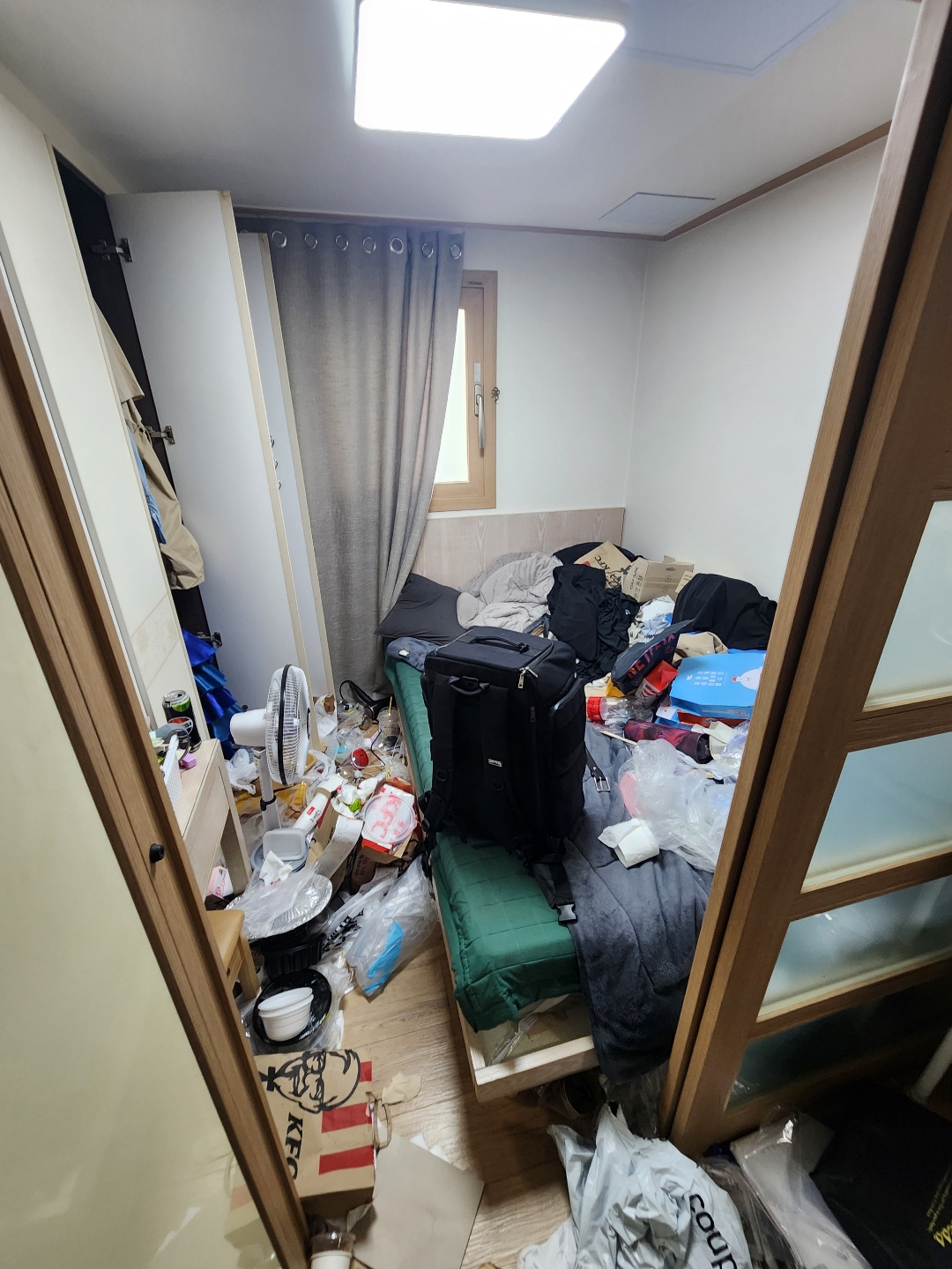 청소전 방사진(침실)