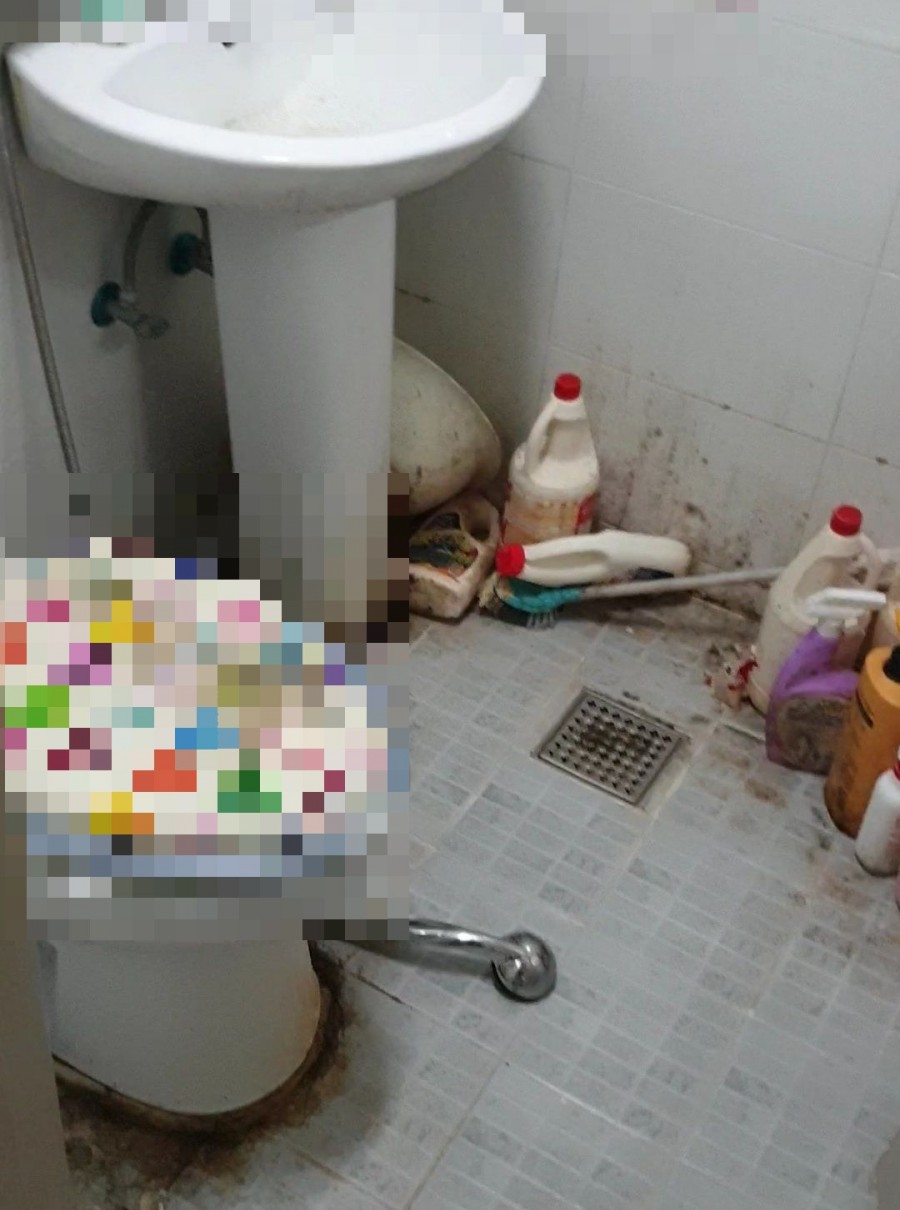 쓰레기집 청소전사진 화장실