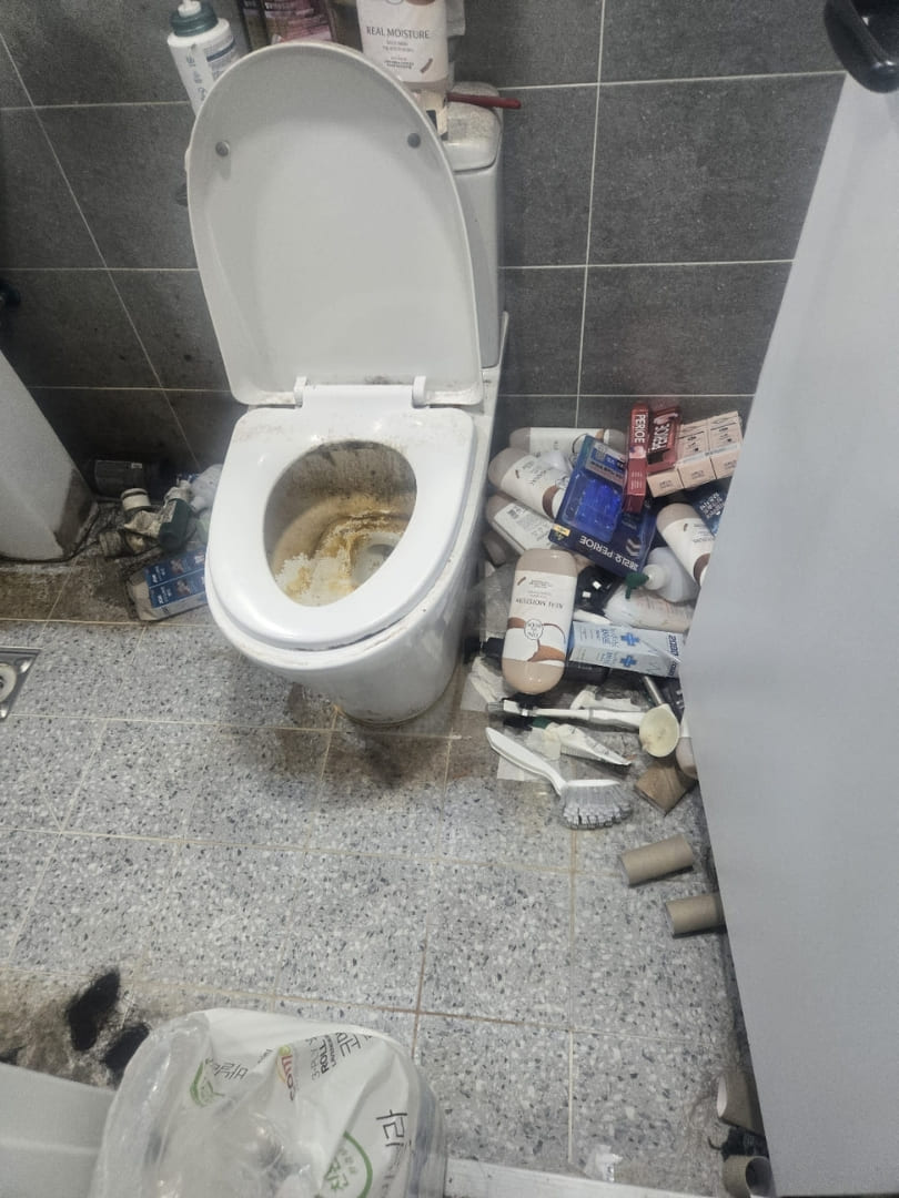 대구 쓰레기 많은 곳 화장실 변기