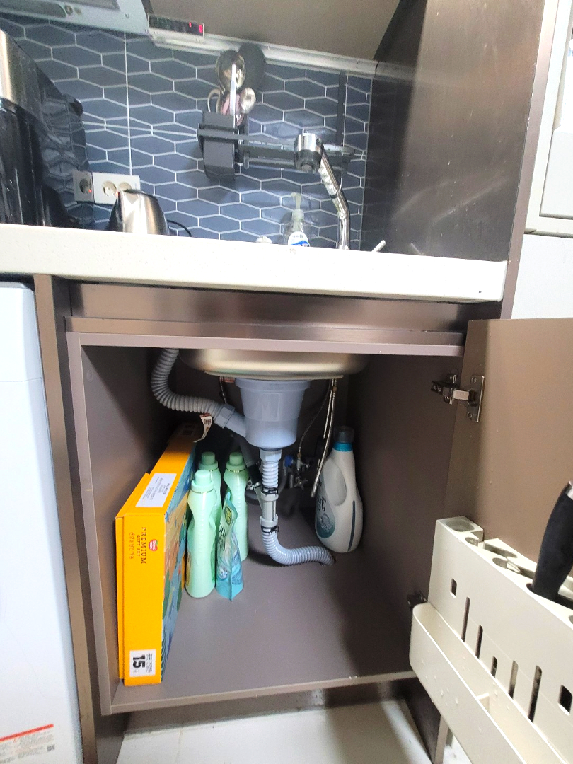 쓰레기집 주방 싱크대 수납장 청소