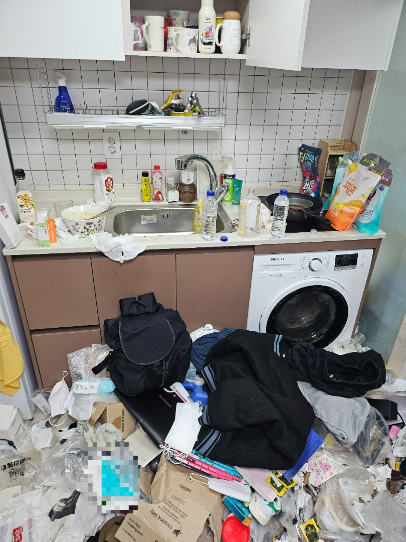 평택 쓰레기집 주방