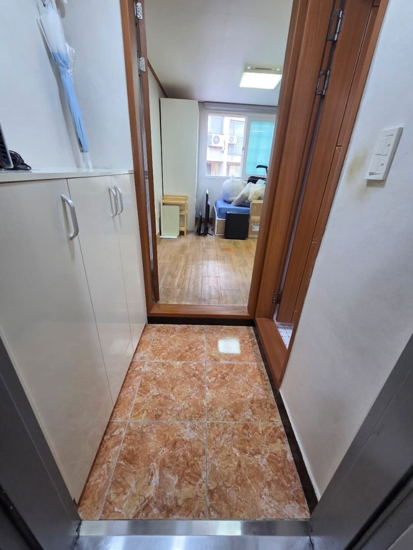 부산 쓰레기집 현관 청소