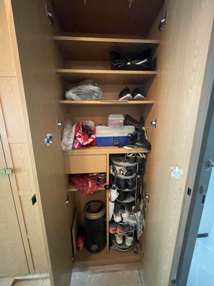 현관 신발장 고인 유품