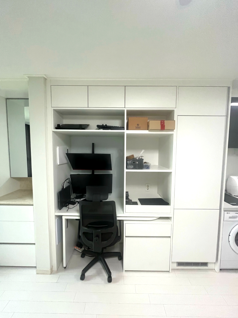 부산 쓰레기집 책상 청소