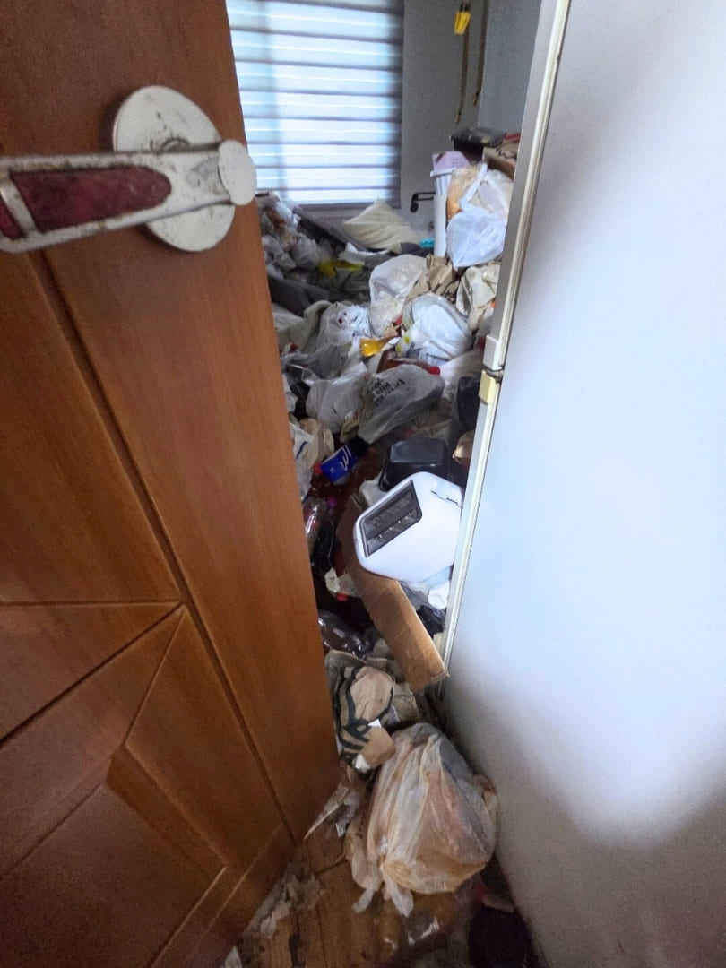 부산 쓰레기집 방