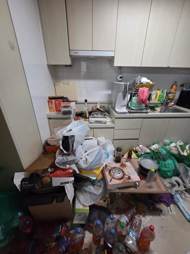 경상남도 김해시 쓰레기집 주방