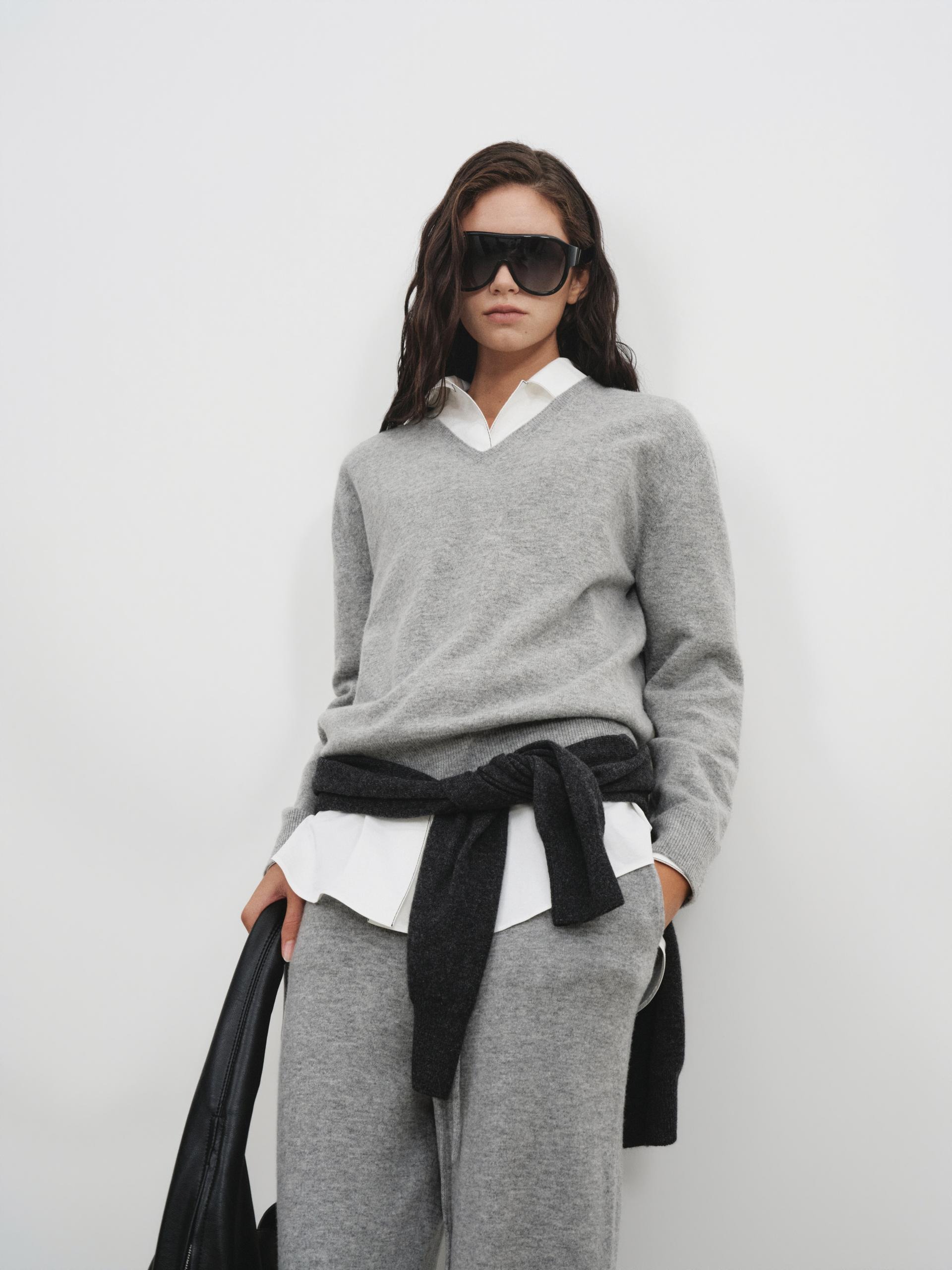 Standard V Neck Sweater in cashmere & wool_4 colors