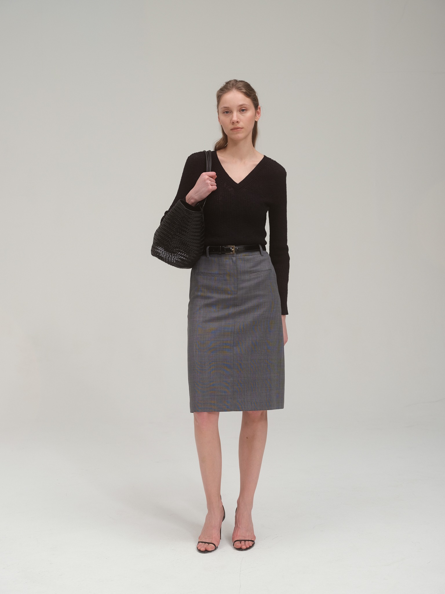 Ribbed Summer V Neck Sweater in Cotton & Linen_Black
