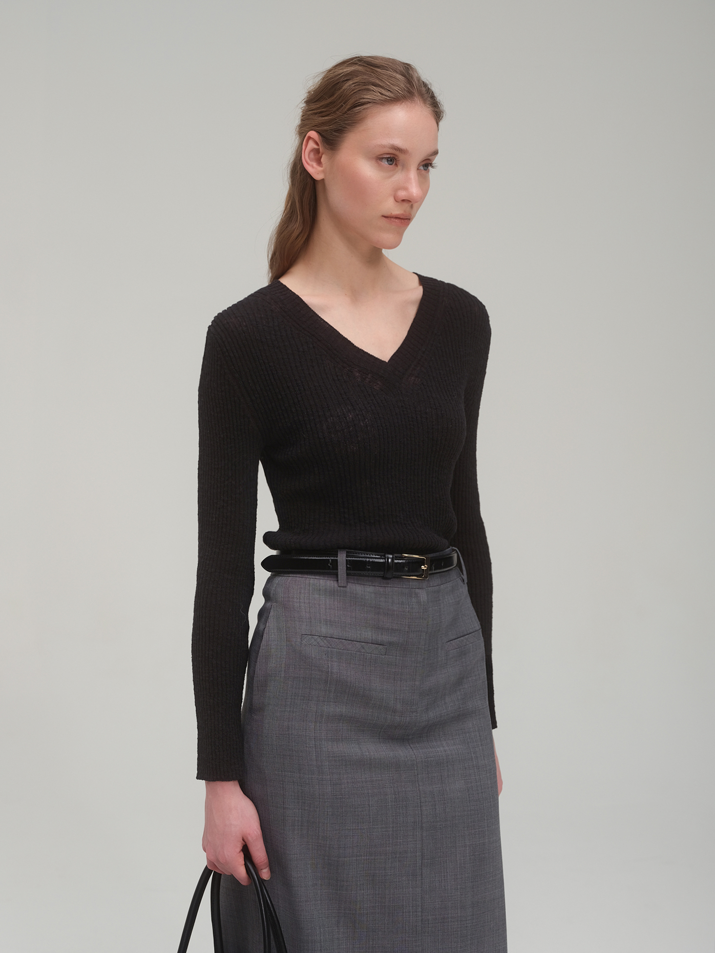 Ribbed Summer V Neck Sweater in Cotton & Linen_Black