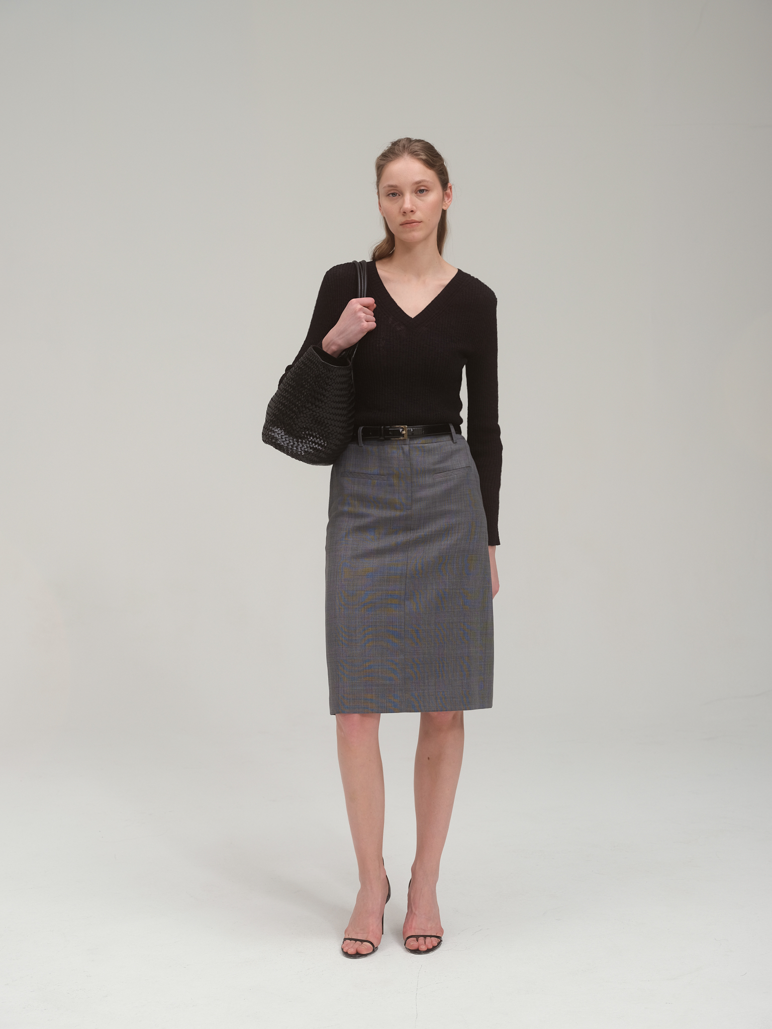 Ribbed Summer V Neck Sweater in Cotton & Linen_Black