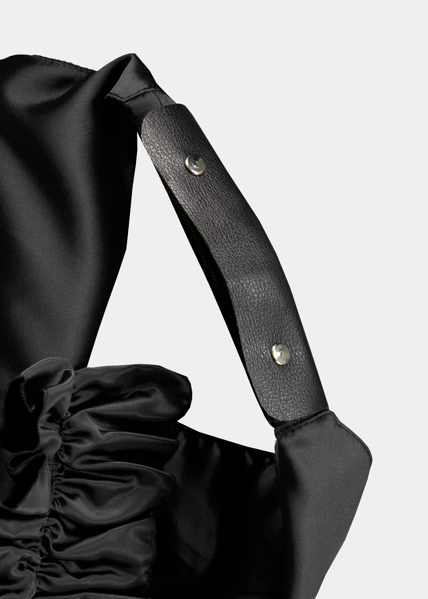 ORIGAMI RUFFLE BAG - 2 COLORS - ๊ฐ๋ ๊น์ ์ทจํฅ ์
๋ ํธ์ต 29CM