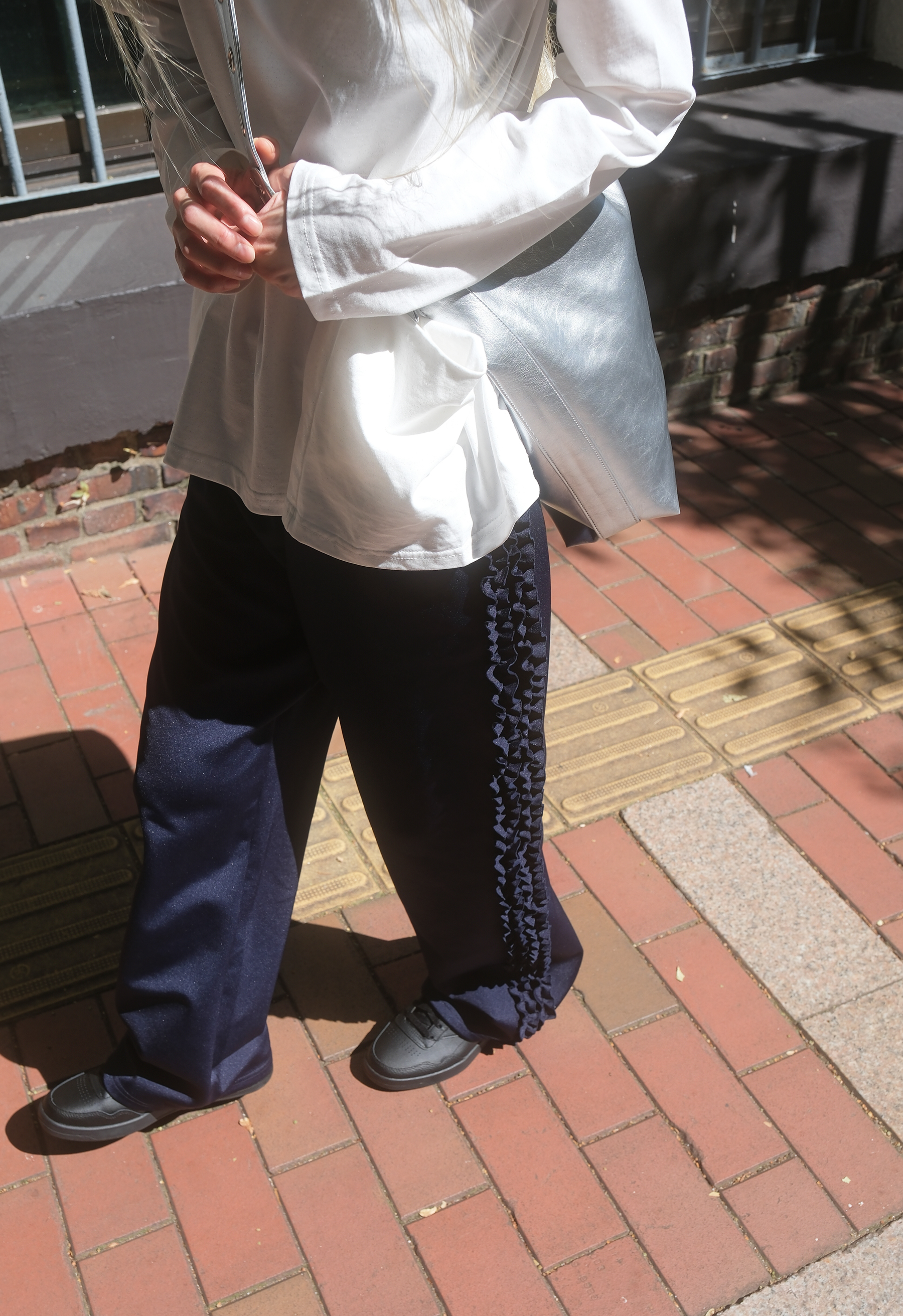 韓国商品/SAENGINSTUDIO RUFFLE TRACK PANTS 韓国商品/SAENGINSTUDIO RUFFLE TRACK PANTS (SAENGIN STUDIOS