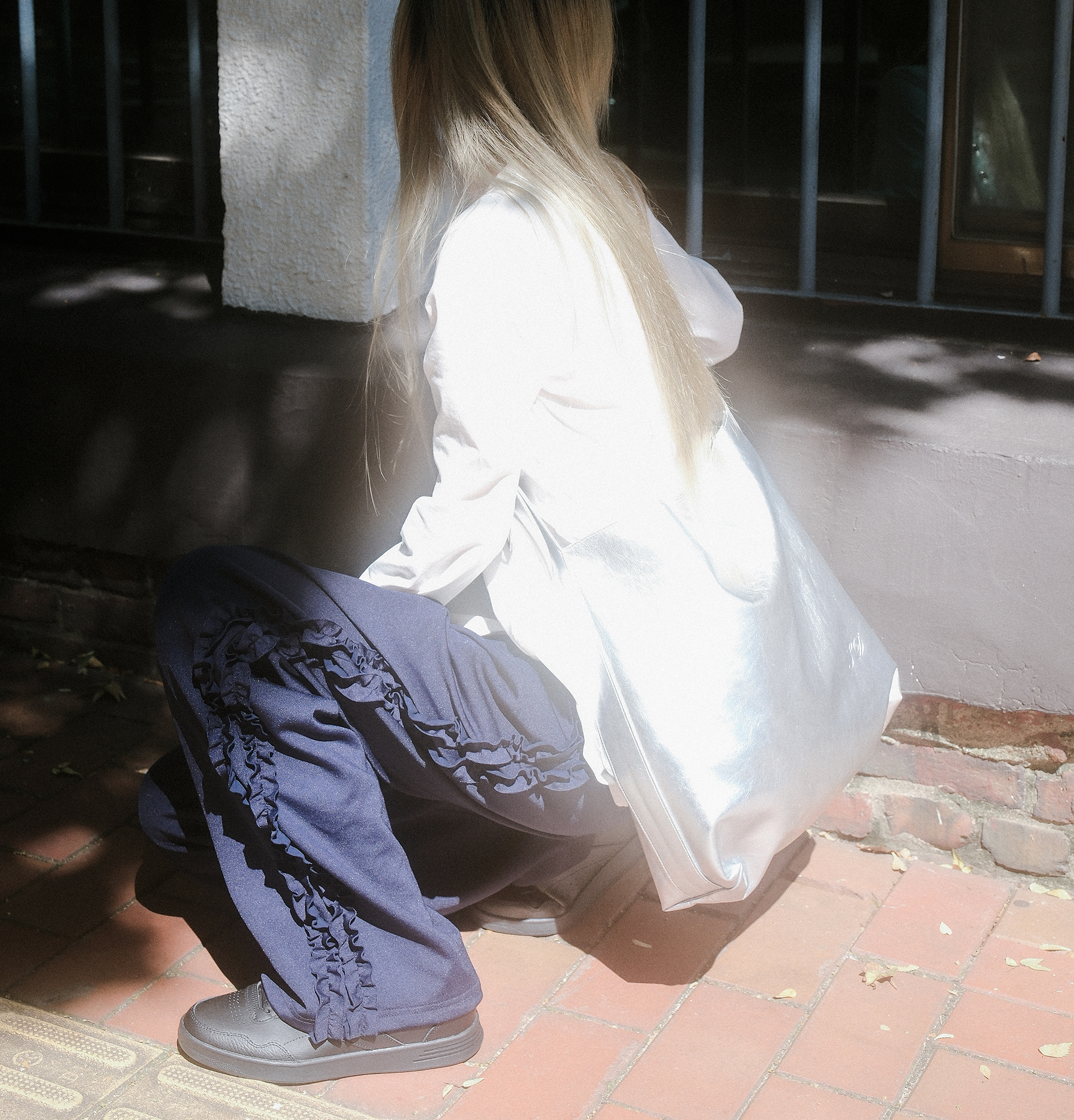 RUFFLE TRACK PANTS - NAVY - 감도 깊은 취향 셀렉트샵 29CM