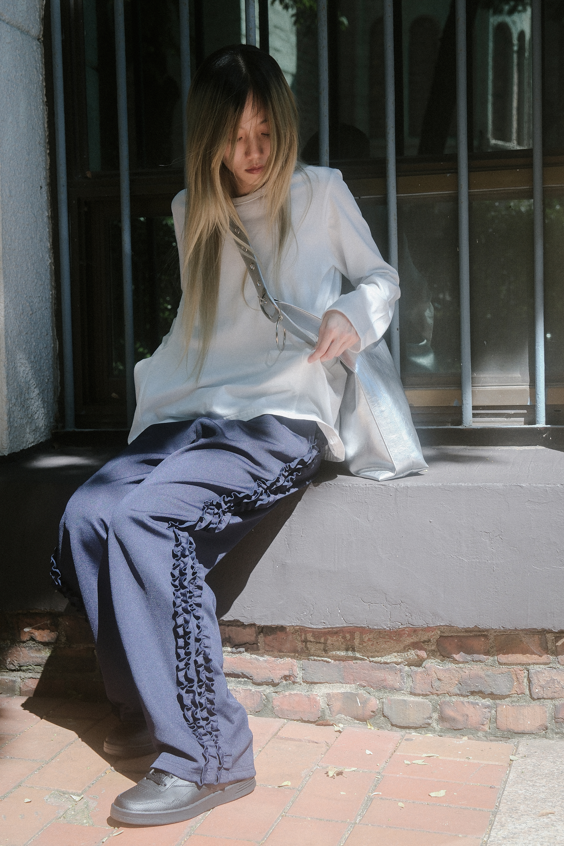 韓国商品/SAENGINSTUDIO RUFFLE TRACK PANTS Saenggin Studio Ruffle Track Pants #생긴스튜디오 on Bunjang