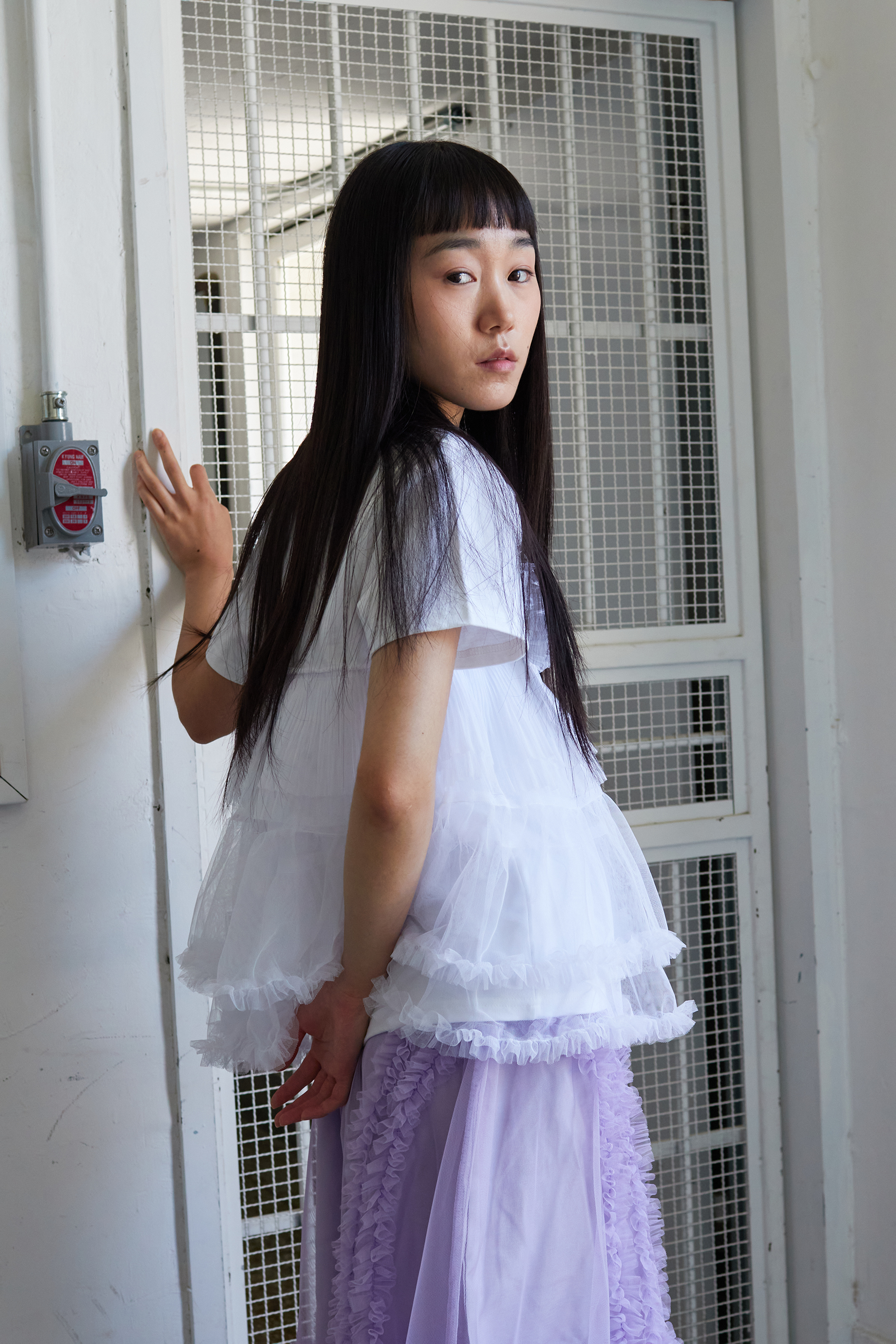 ROSE SYMPHONY SHORT-SLEEVE - WHITE - 감도 깊은 취향 셀렉트샵
