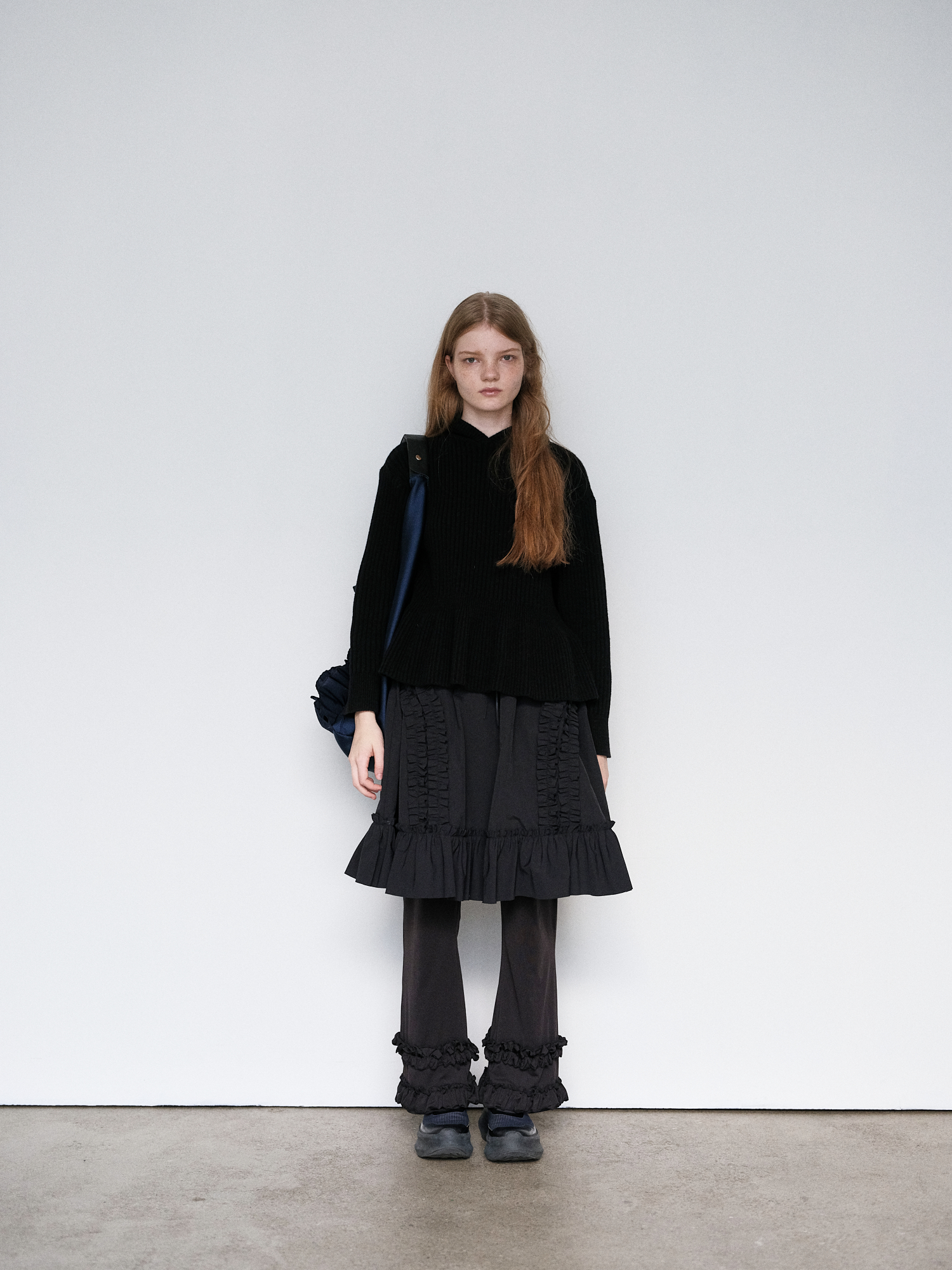 ORIGAMI RUFFLE BAG - 2 COLORS - ๊ฐ๋ ๊น์ ์ทจํฅ ์
๋ ํธ์ต 29CM