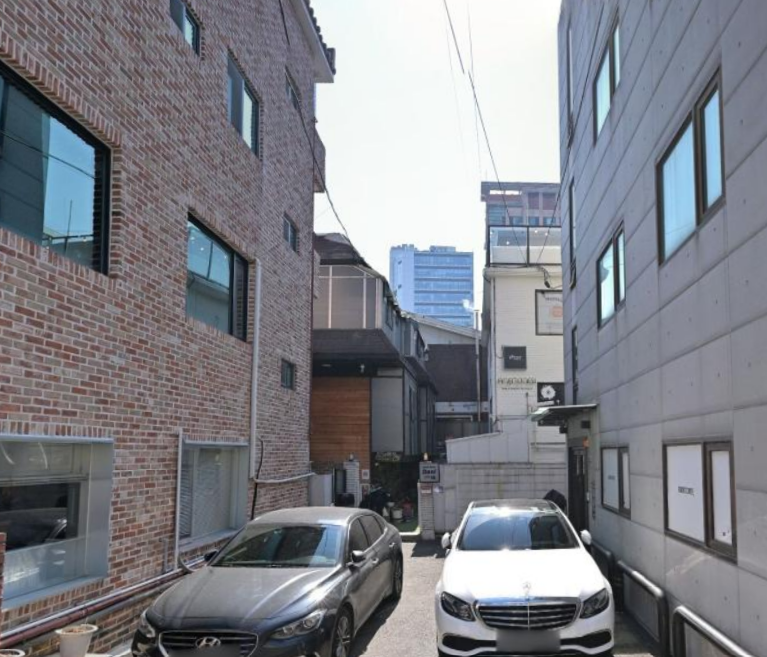 마포구 동교동 , 연트럴파크 인근 꼬마빌딩 35억원에 매물…역세권 상권, 임대수요 풍부