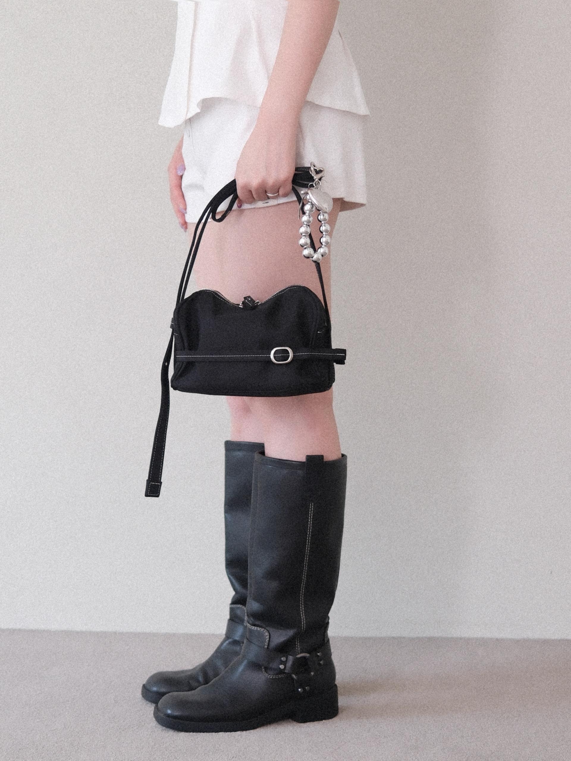 POTY MINI CROSS BAG / BLACK : 혜키