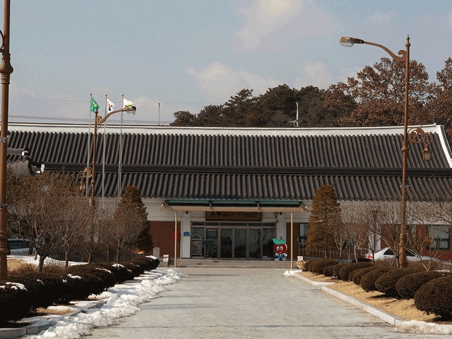 yoon-01.gif