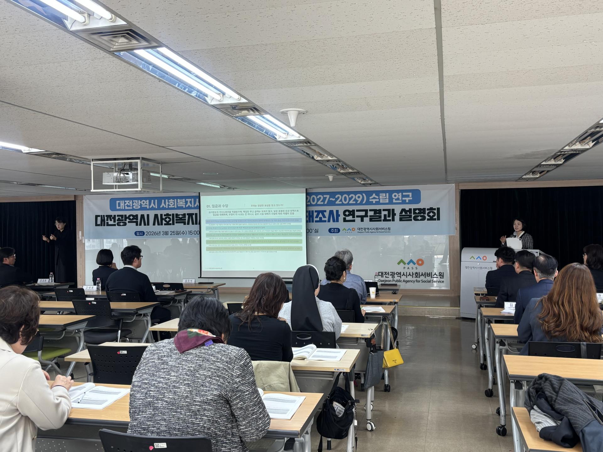 c81940199cced.jpg