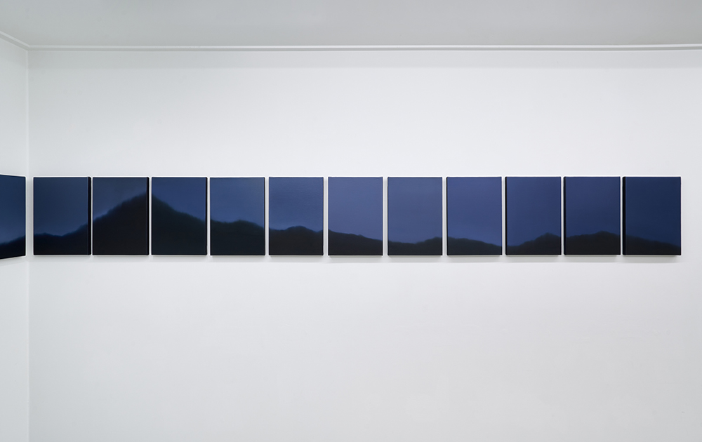 손지영, 검고 푸른 산 Black & Blue Mountain (2026)