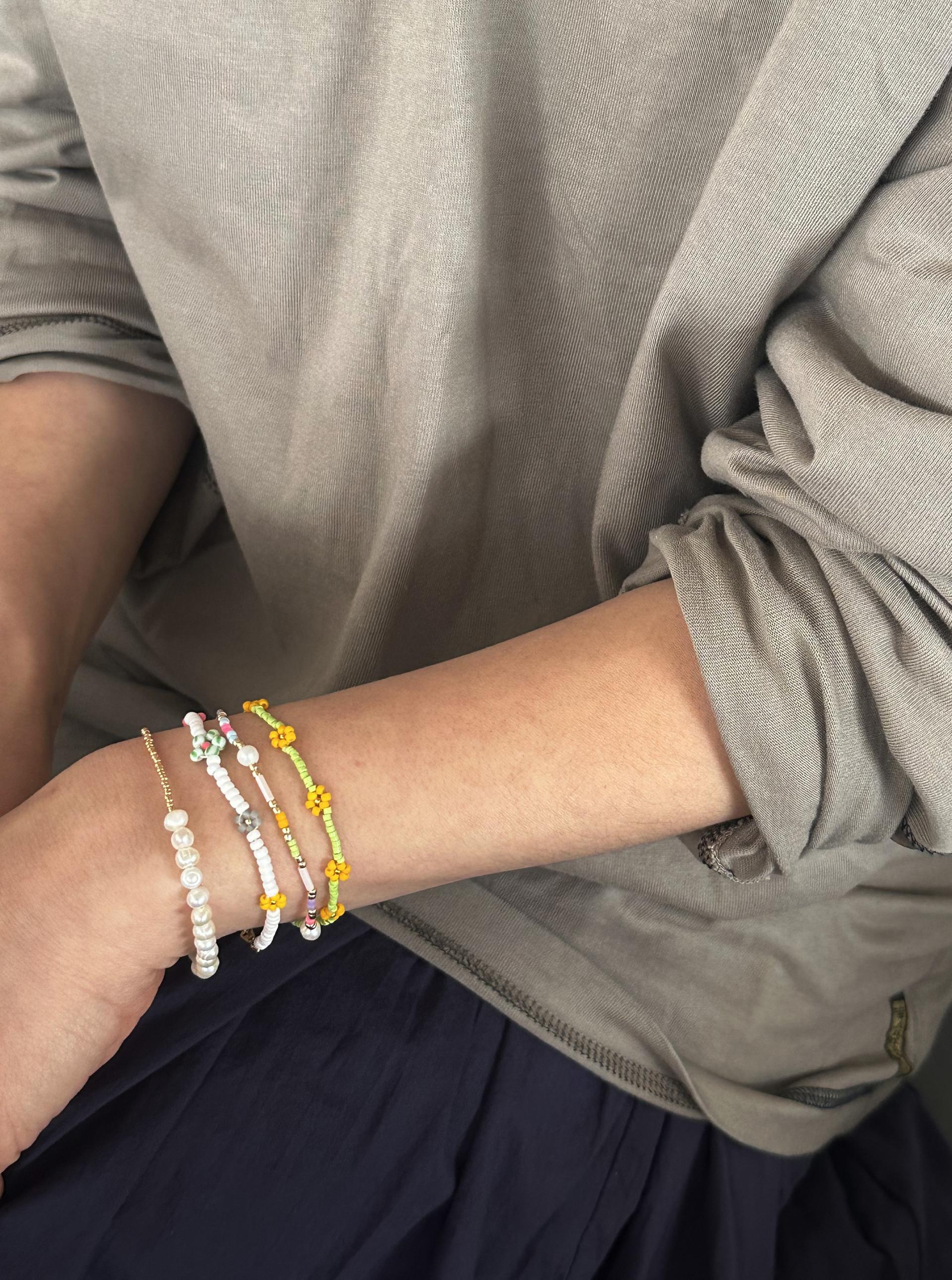 gold pearl bracelet