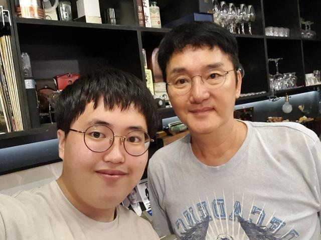 [사진= 김호이 기자/ 조세현 작가와]