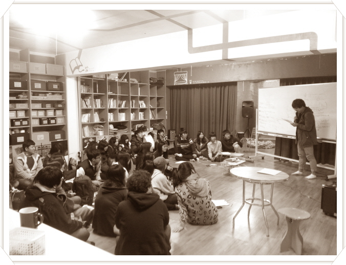 품 늬우스-사진2-기획단 평가.jpg