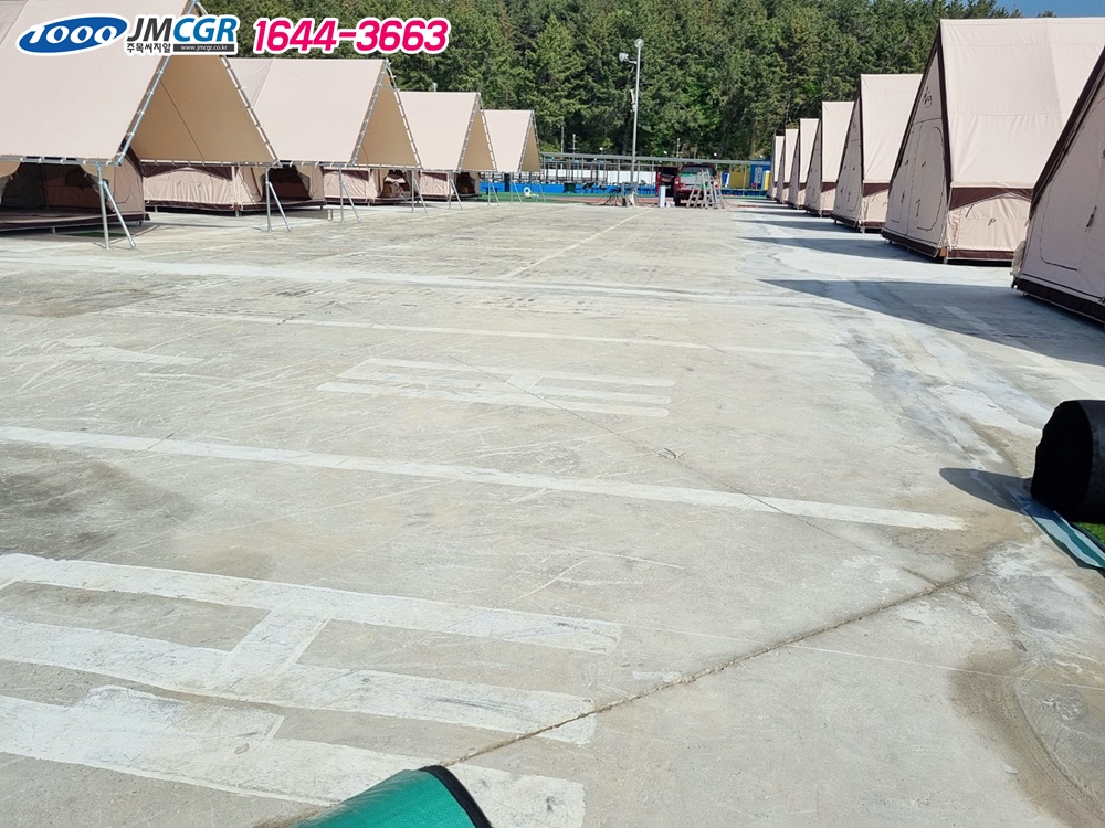 경남 고성 블루비치 글램핑장 인조잔디 시공 : 친환경 인조잔디 주목씨지알 JMCGR 시공실적 경남 고성 블루비치 글램핑장 인조잔디 시공 : 친환경 인조잔디 주목씨지알 Jmcgr 시공실적