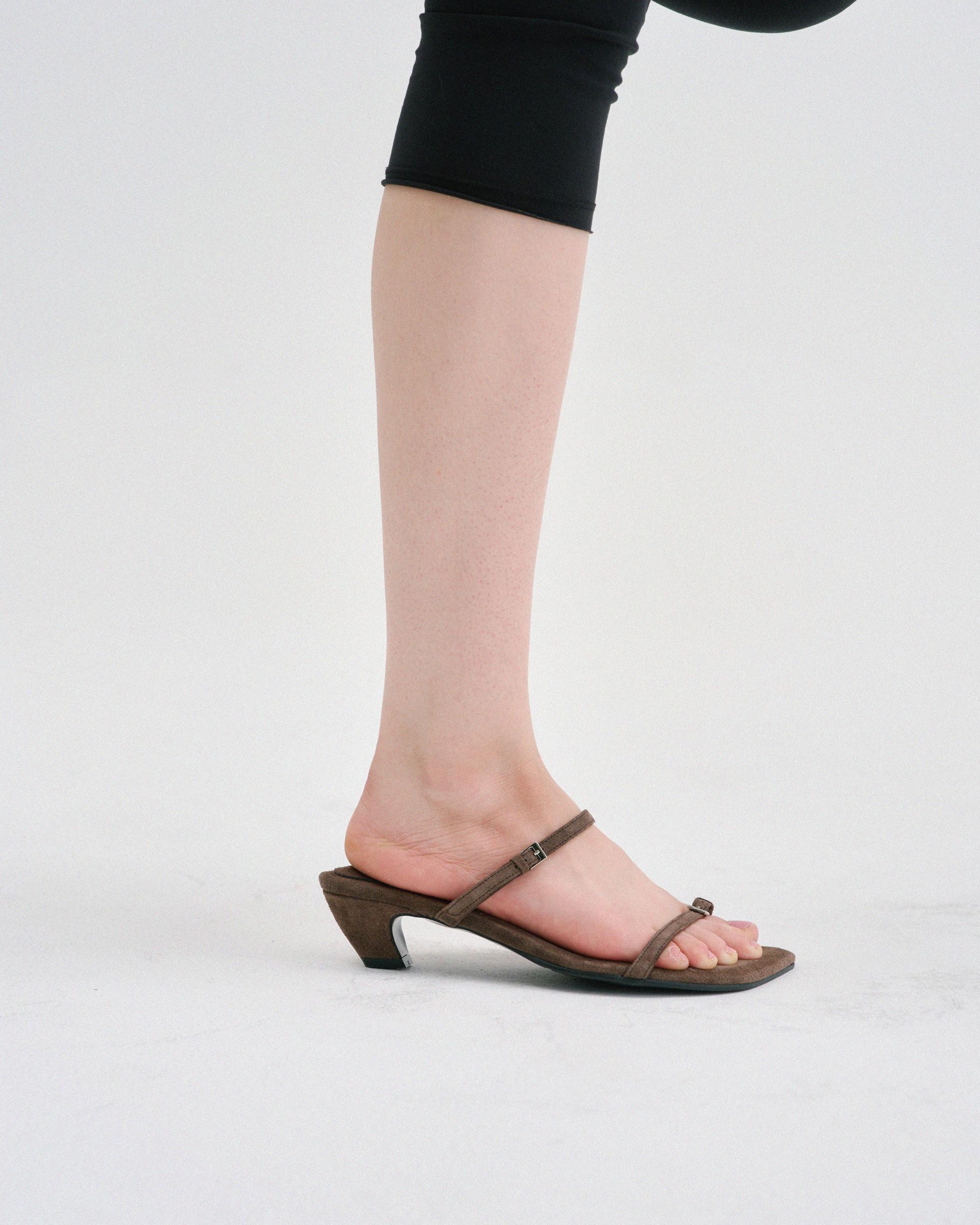 SELENE TWO STRAP MULE SANDAL_CACAO