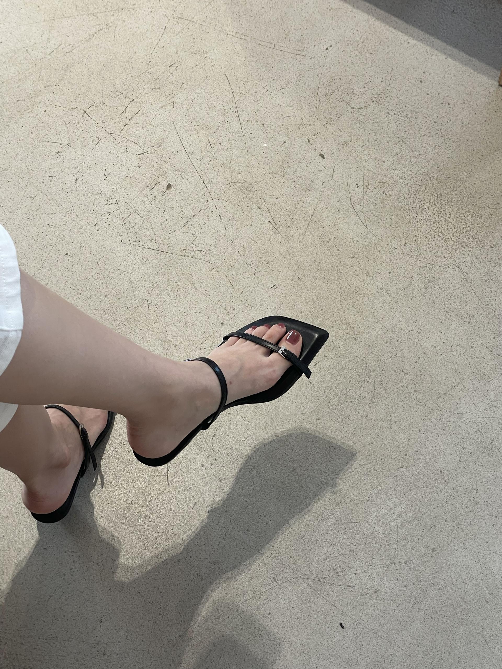 SELENE TWO STRAP MULE SANDAL_BLACK