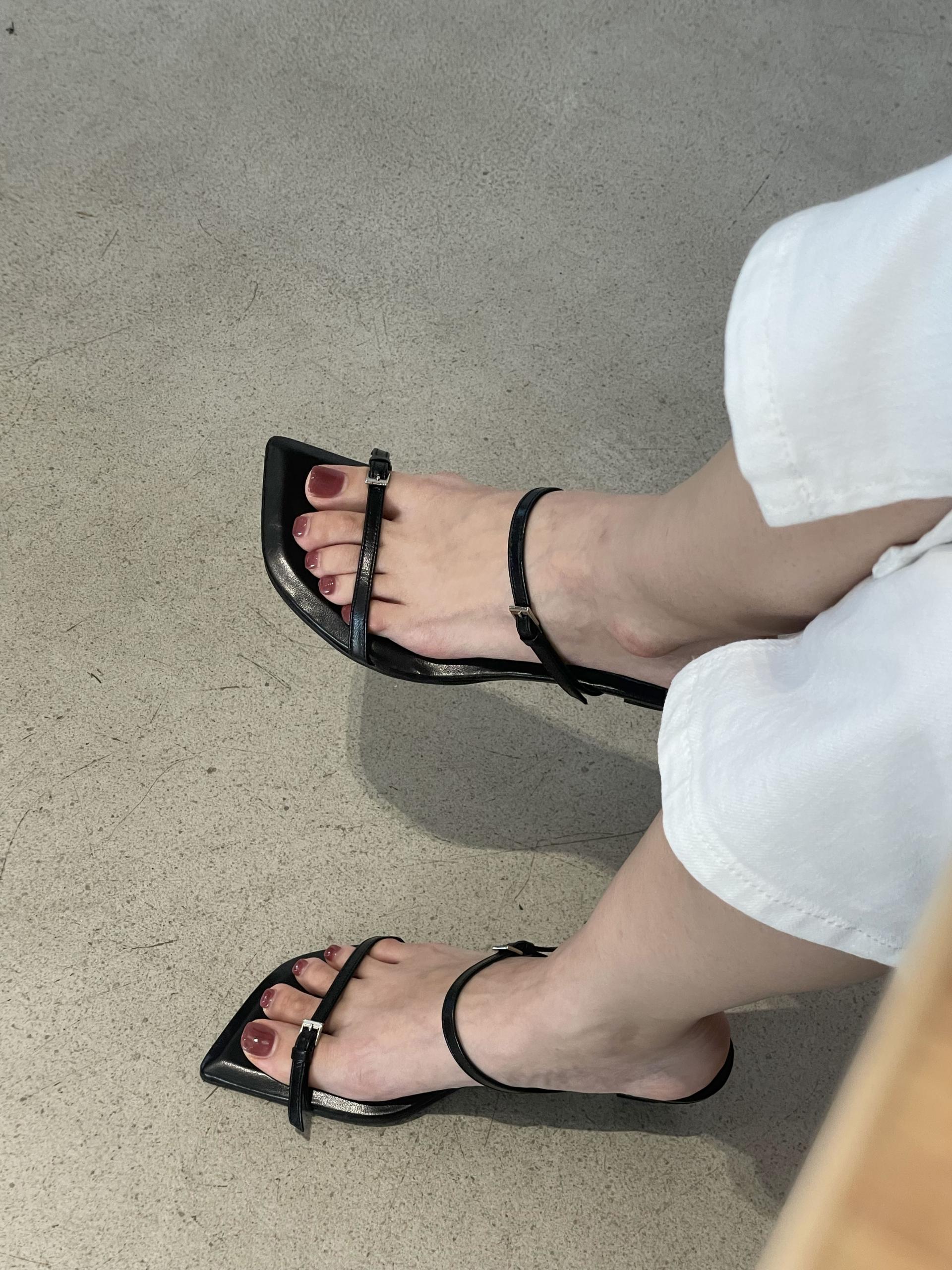SELENE TWO STRAP MULE SANDAL_BLACK