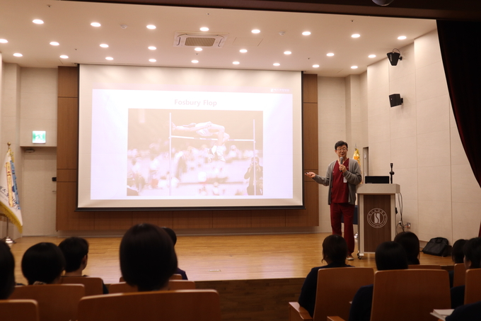 ▲ 에스포항병원이 지난 3월 진행한 신입 간호사 강의. 에스포항병원 제공