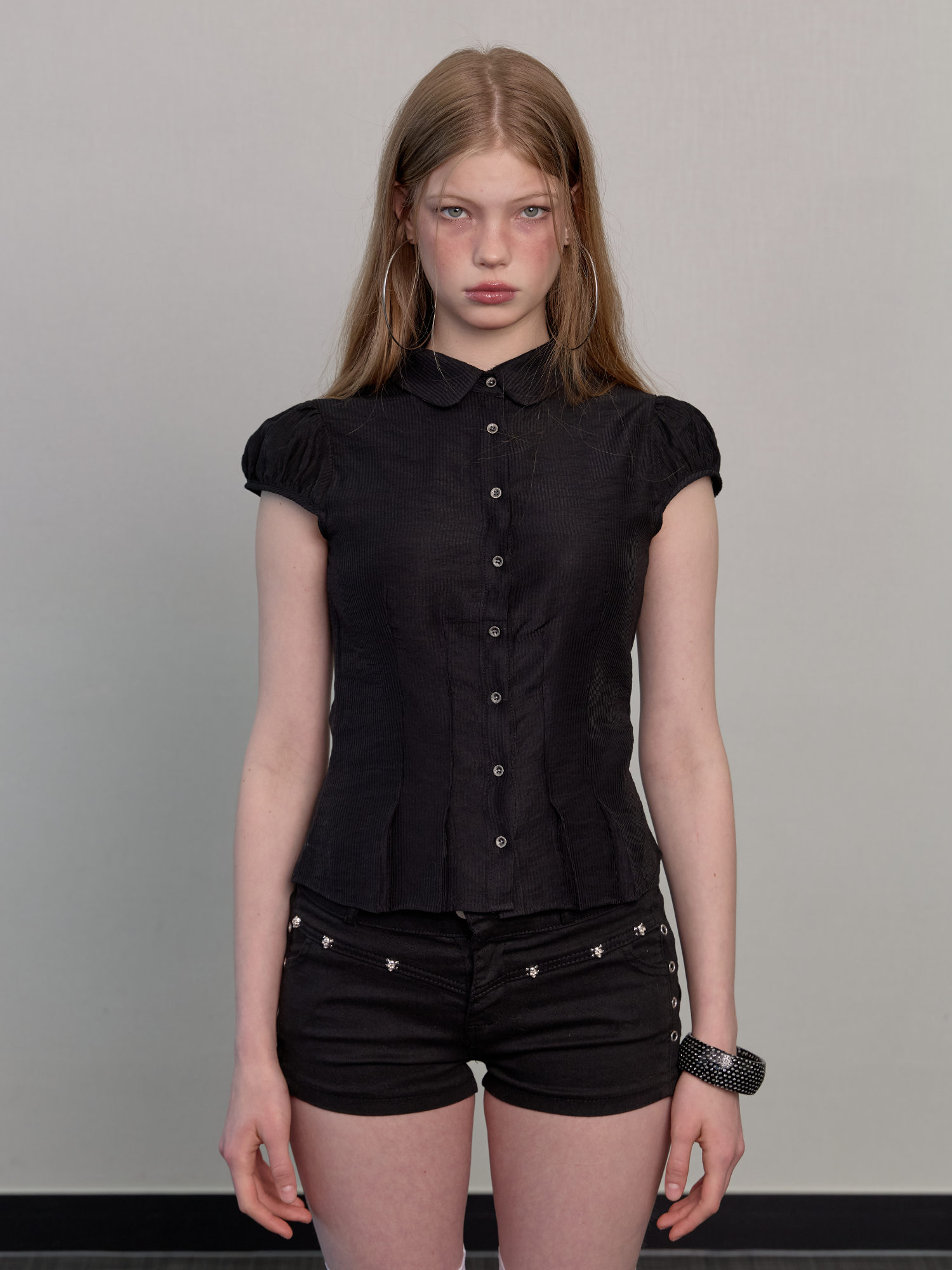 Metal button pleated blouse black