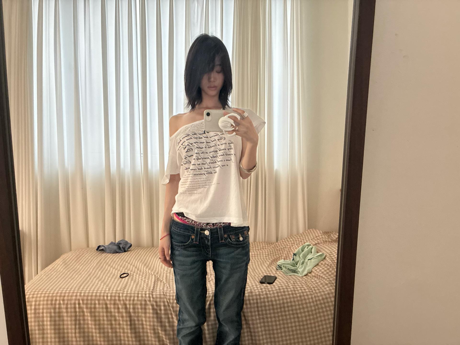 Pale printed top white