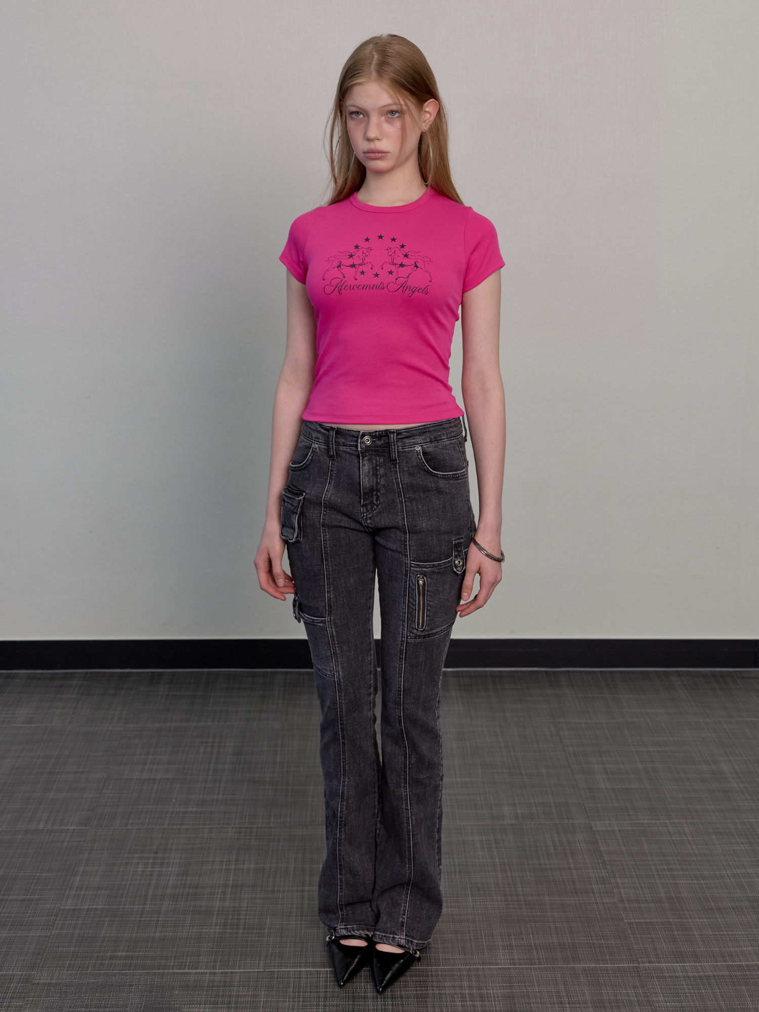 Horse star logo tee hot pink