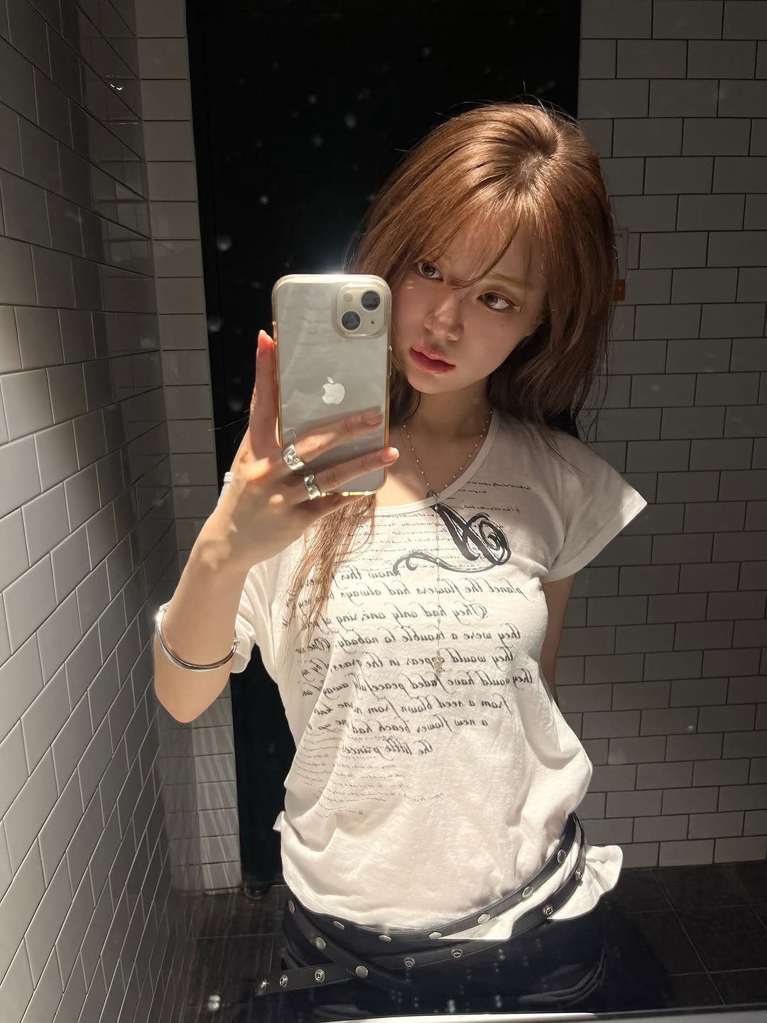 Pale printed top white
