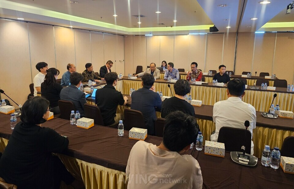 인도네시아 경영자총연합회(APINDO)와의 하이서울기업 간 업무협의 논의 모습 │제공-서울경제진흥원