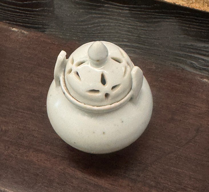 백자 향로
