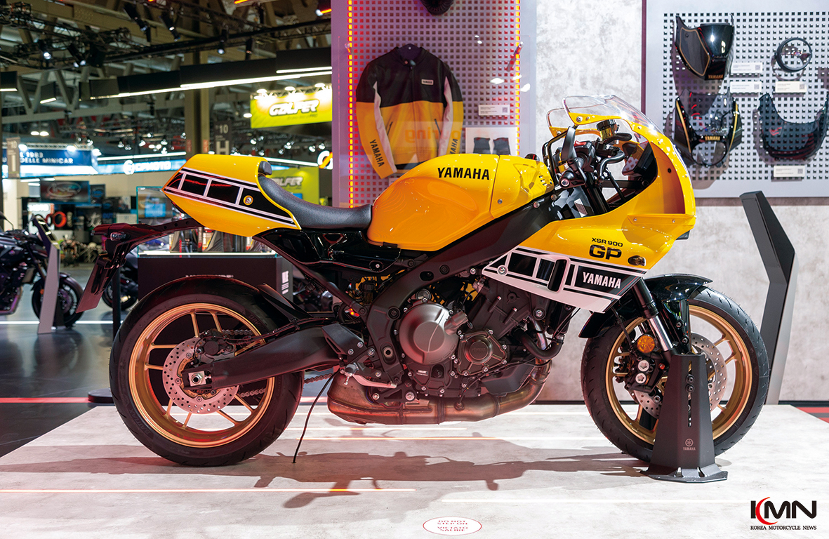 EICMA 현장에서 공개된 야마하와 가와사키의 부스 전경