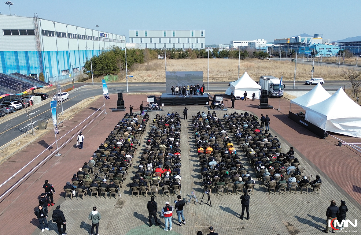 강원도 태백종합경기장에서 열린 제27회 코리아 내셔널 호그 랠리에서 라이더들이 축제를 즐기고 있다.