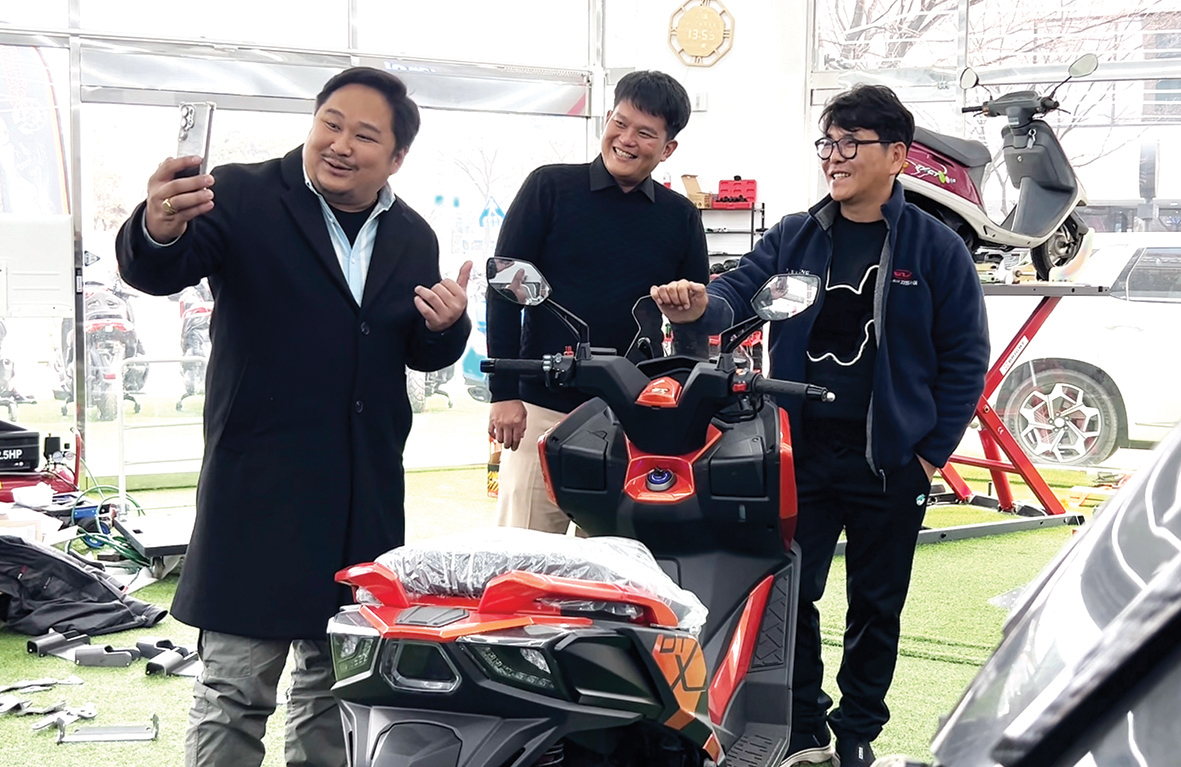 기종에 구애받지 않고 장착할 수 있도록 설계된 플렉스윙