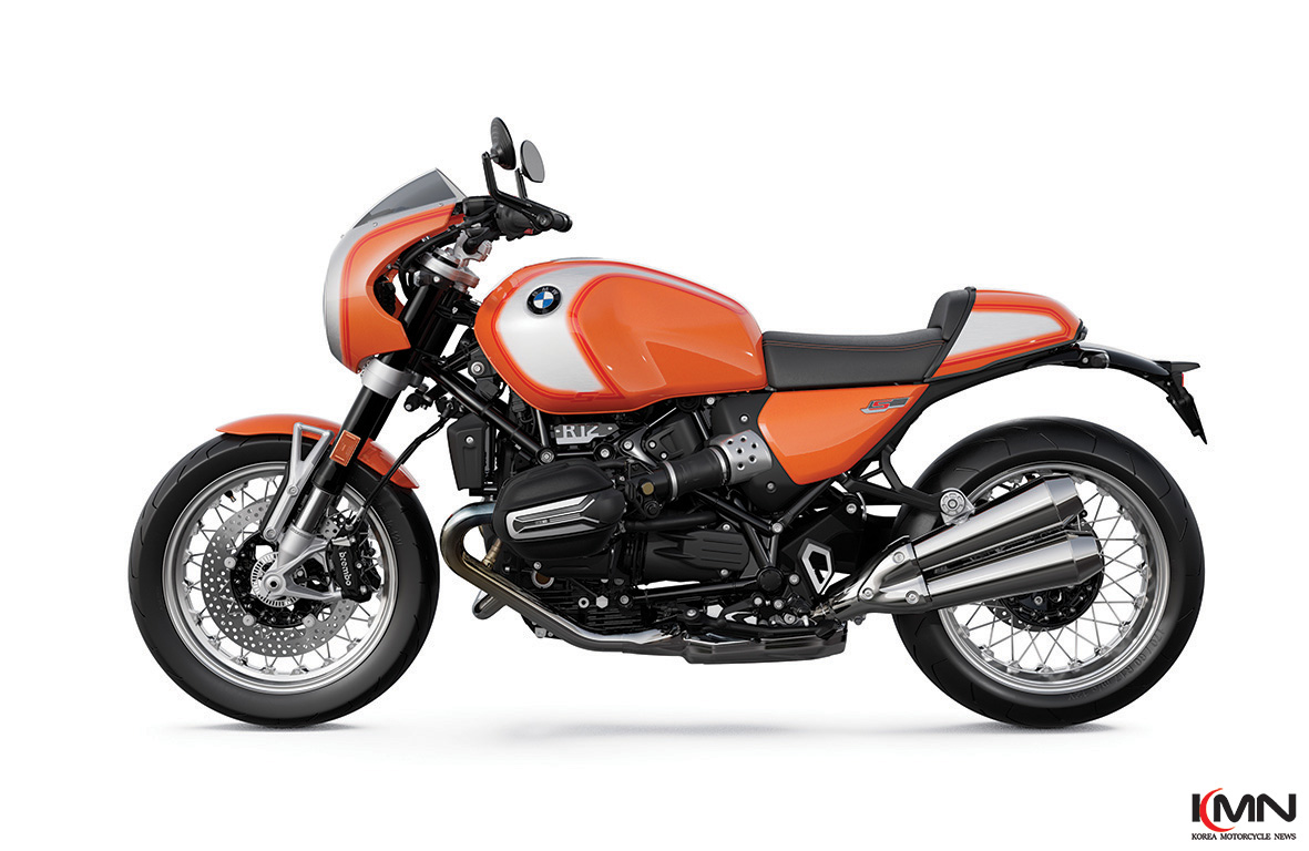 전통적인 수평대향 엔진의 고동감과 현대적인 스포츠 라이딩을 결합한 BMW R 12 S