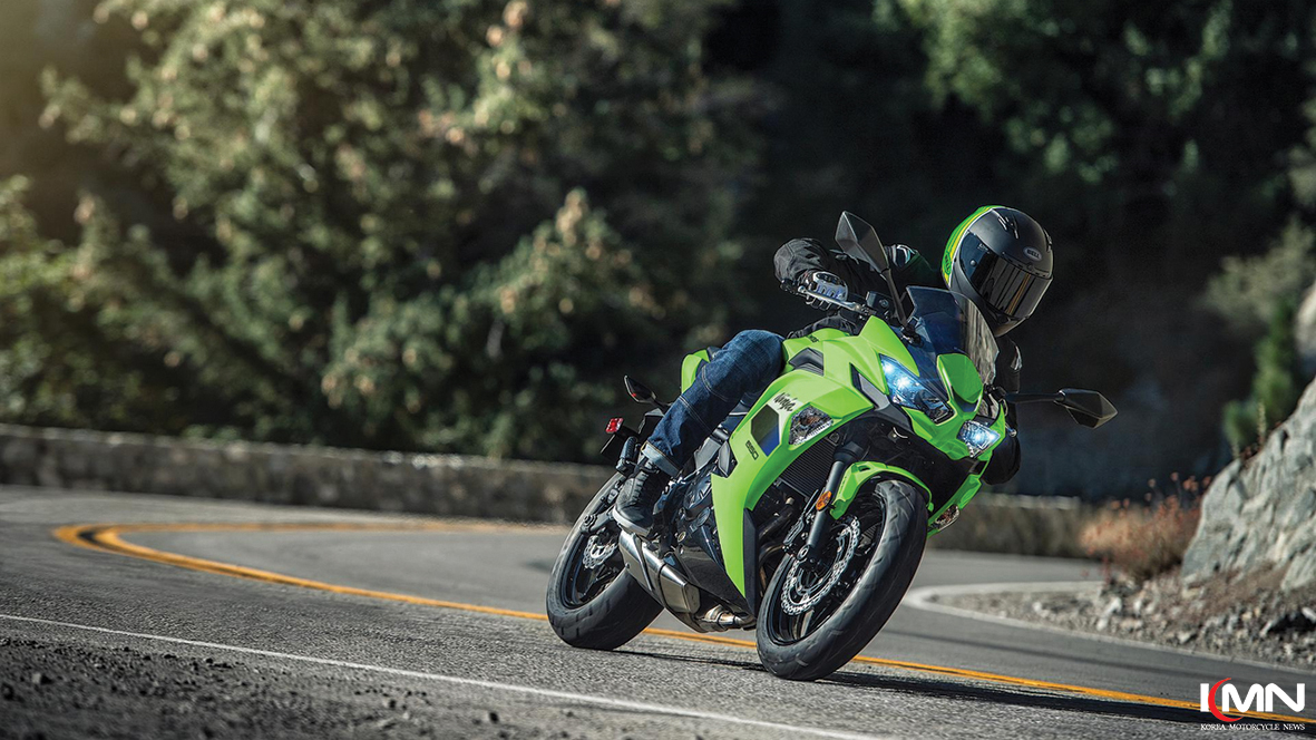 2026년식으로 새롭게 선보이는 가와사키의 풀 카울 스포츠 모델 'Ninja 650'.