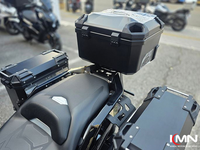 존테스 368G-ADX에 장착된 MSR 알루미늄 리어백 세트의 모습